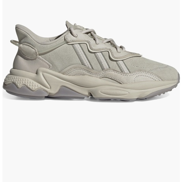 Adidas ozweego sneaker size:10 - Picture 3 of 8
